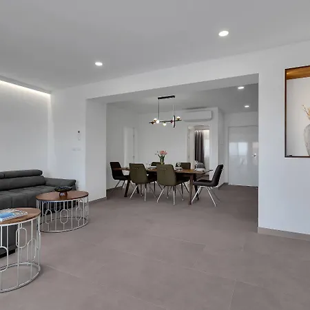 Apartment Prgo - With View And Parking Makarska