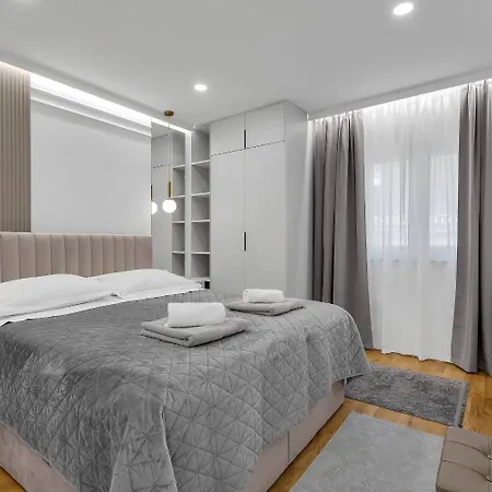 Prgo - With View And Parking Apartment Makarska