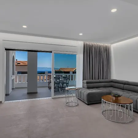 Prgo - With View And Parking Apartment Makarska